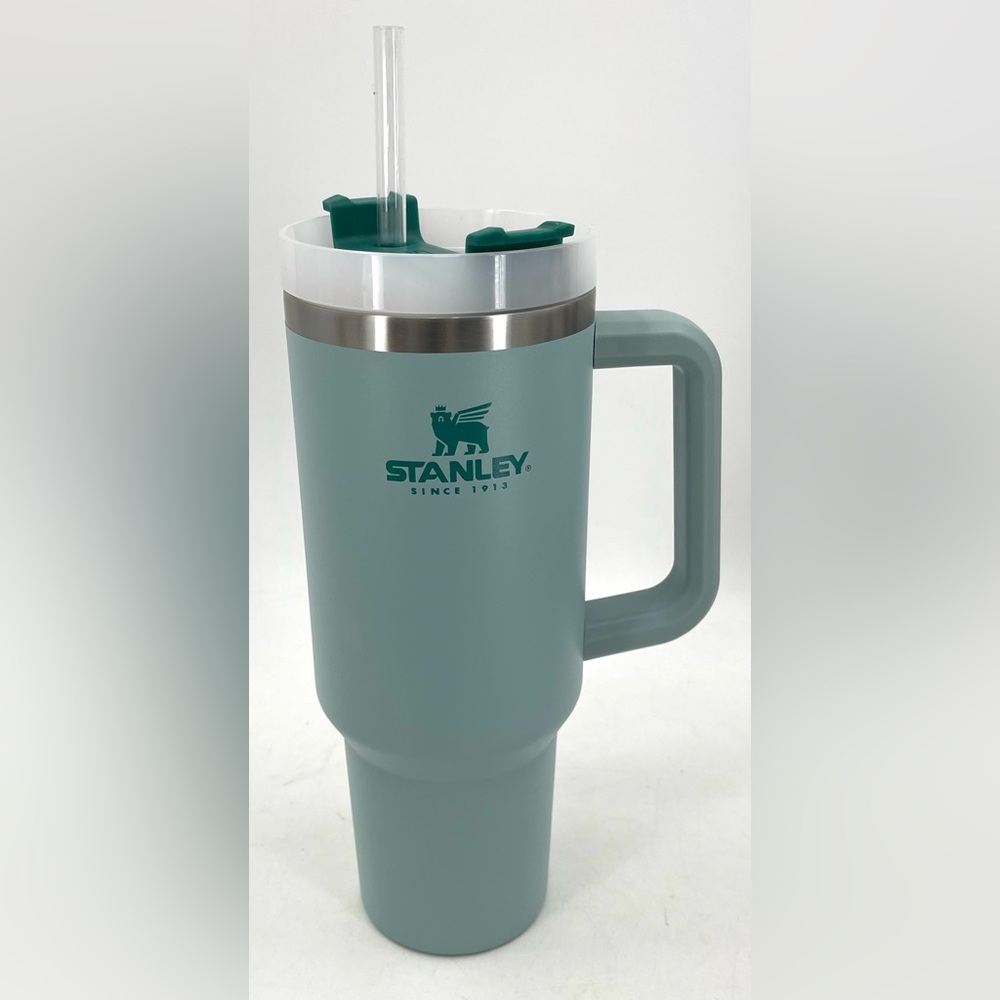 Stanley 40oz Quencher Seafoam Insulted Tumbler Mug w/‎ Handle & New Straw